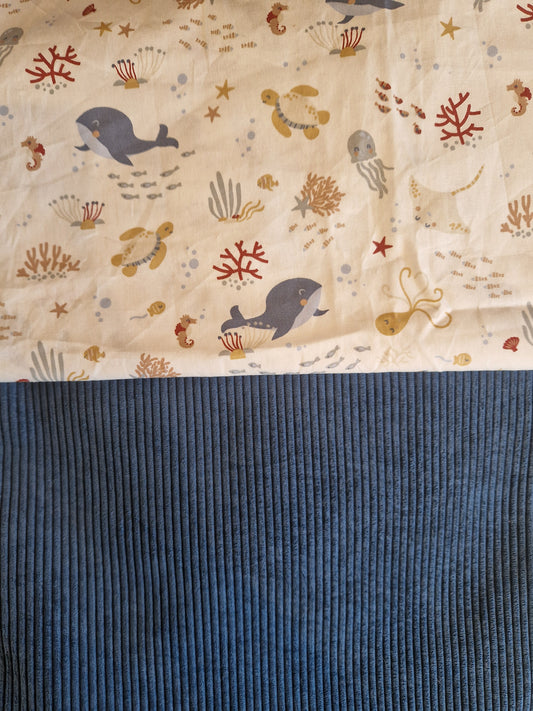 Bleu marine / fond marin