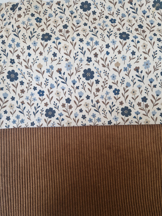 Marron / fleurs bleues